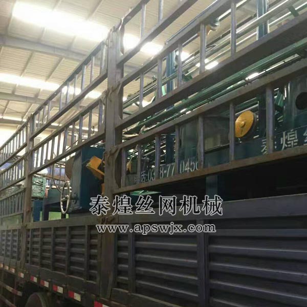 2017年第一臺(tái)連罐拉絲機(jī)發(fā)貨中